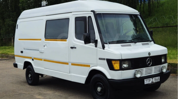 Saunalı "Mercedes-Benz": Belarusda qeyri-adi mikroavtobus satışda - FOTO