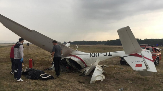 Təlim təyyarəsi qəzaya uğrayıb, iki pilot ölüb 