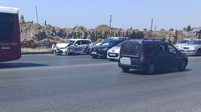 Bakıda növbəti yol qəzası:  Bu dəfə Zabrat yolunda - VİDEO 