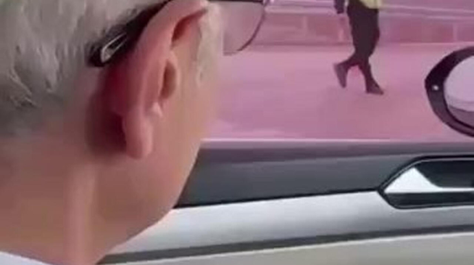 Yol polisi bilmədən nazirin maşınını saxlayıb görün nə dedi - VİDEO 