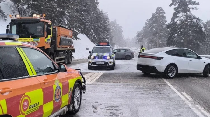 Güclü qar fırtınası İspaniyanın yol infrastrukturuna ciddi ziyan vurub