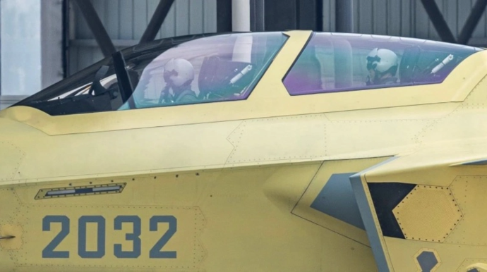 Çin ordusunda YENİLİK: Dünyada ilk dəfə beşinci nəsil ikiyerli qırıcı təyyarə - FOTO