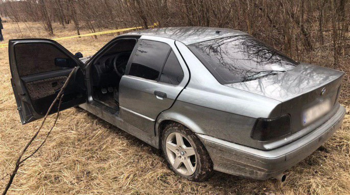 Sürücü onu saxlayan polislərə qumbara atdı - FOTO