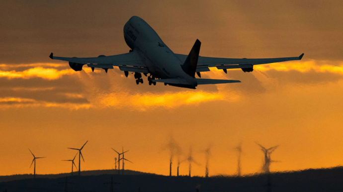 Demokratlar:  "Trampa milyon dollarlıq təyyarə hədiyyə etməsi araşdırılmalıdır"  - YENİLƏNİB