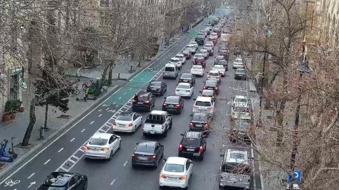 Bu yollarda tıxac var - SİYAHI 