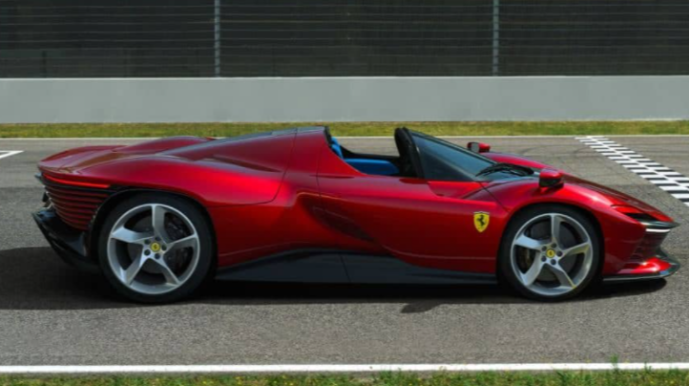 Ferrari yeni eksklüziv superkarı təqdim edib