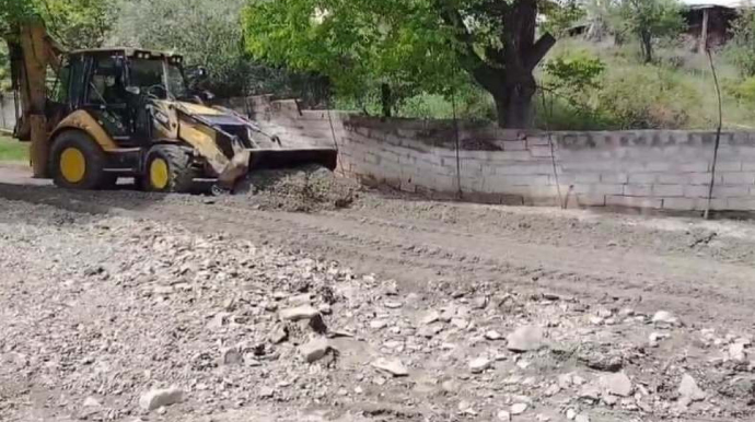 Güclü yağış nəticəsində bəzi yollarda problem yaranıb - FOTO 