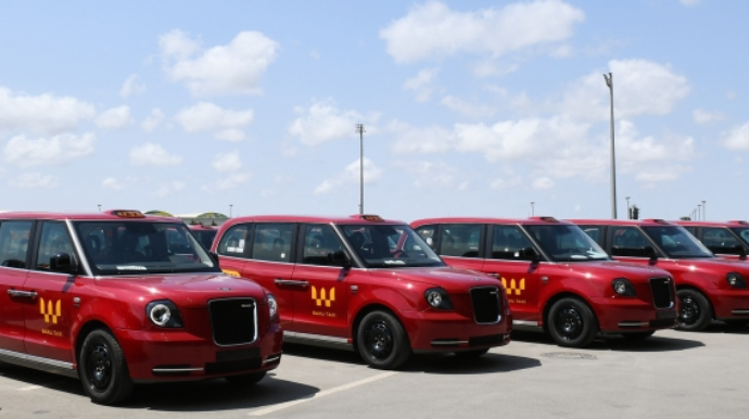 Nazirliyin gətirdiyi “London taksi”ləri niyə qarajlarda çürüyür? - VİDEO