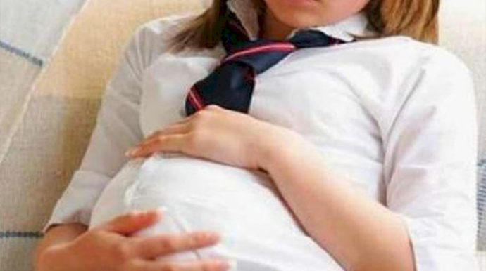 11-ci sinif şagirdi ANA OLDU  - Salyanda