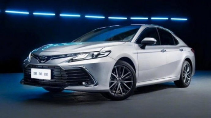 Toyota Camry  получила небольшие обновления  - ФОТО