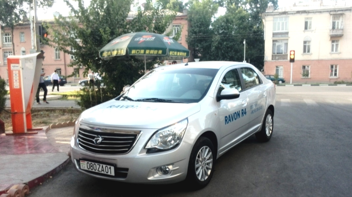 Bu ölkədə dərsə maşınla gələnlər universitetdən xaric edilir 