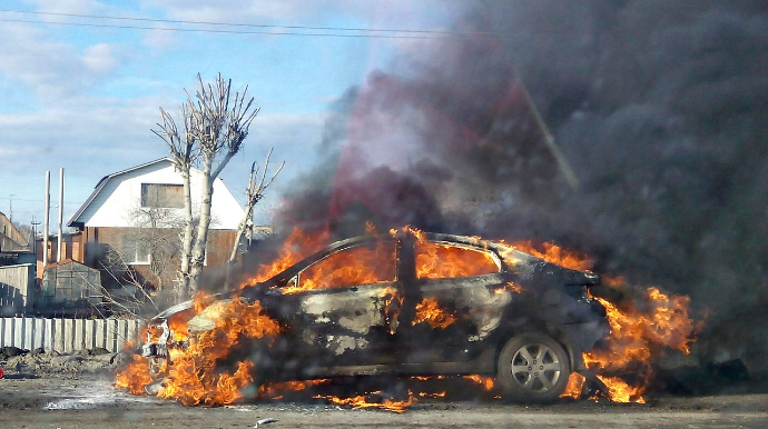 Bakıda iki avtomobil yandı
