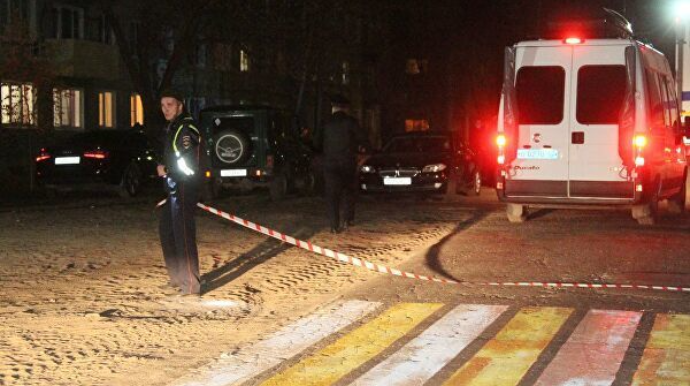 Naməlum şəxs avtobus dayanacağını atəşə tutub: Ölənlər və yaralılar var - FOTO 