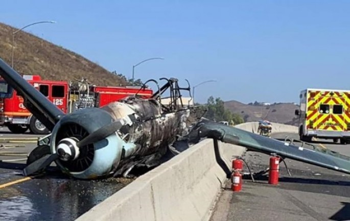 Təyyarə avtomagistrala düşdü: pilot öldü