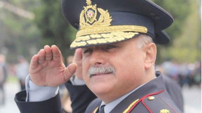 Qardaşı general olan polis rəisi özünü xidməti otağında güllələdi - Bakıda İNTİHAR