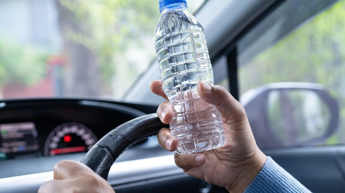 Avtomobil salonunda qalan suyun təhlükəsi 