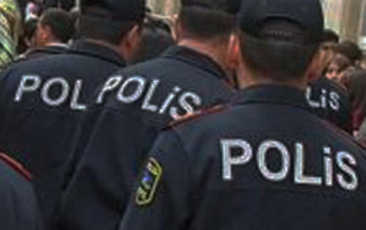 Bakıda qadınlar beş polisi döydü - Siyahıda polkovnik də var