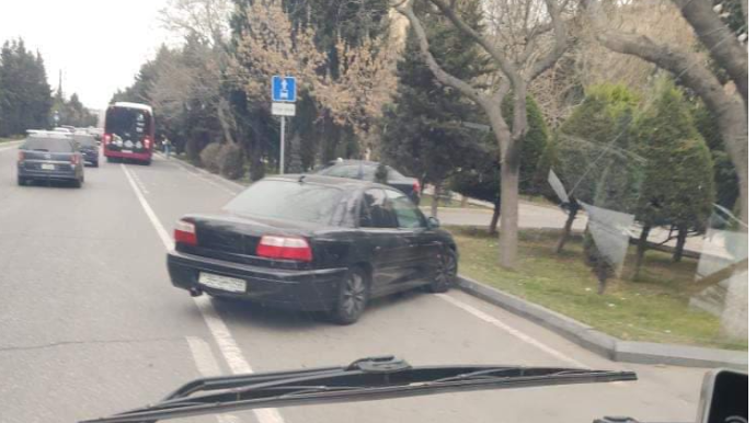 Hər gün avtobus zolağını zəbt edən sürücü cərimələndi  - FOTO