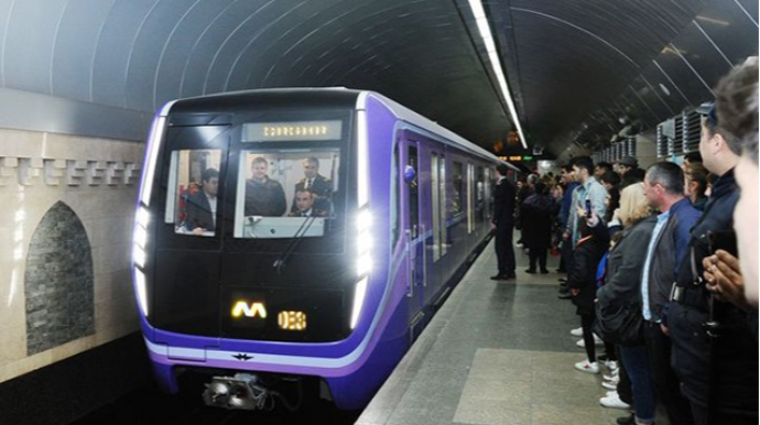 "28 May" stansiyasında qatar yoluna düşən sərnişin ölüb 