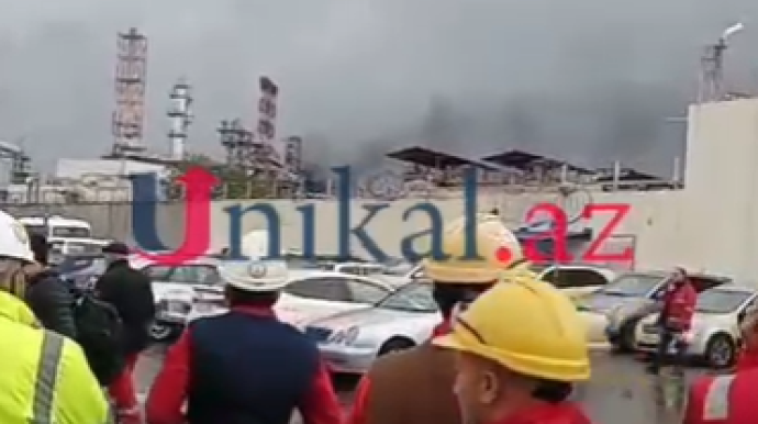 Neft Emalı Zavodunda yanğın başladı - AÇIQLAMA  - FOTO - YENİLƏNİB