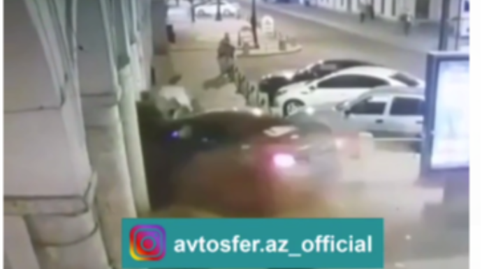 Uber taksi səkidə üç piyadanı vurdu - ANBAAN VİDEO 