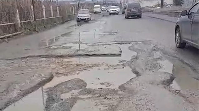 Bu marşruta müasir avtobuslar verilir - Yol olmadığından BMU-ya gedə bilməyəcəklər - FOTO