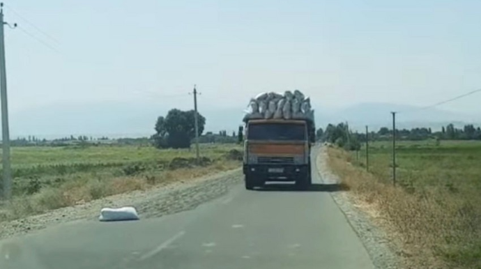 Tərtərdə sürücü yolu bağladı – Polis tapıb cəzalandırdı - FOTO - VİDEO