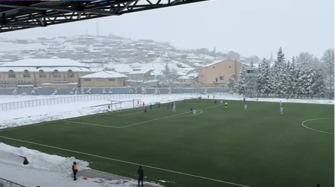 Müraciətə baxmayaraq oyun keçirilir 