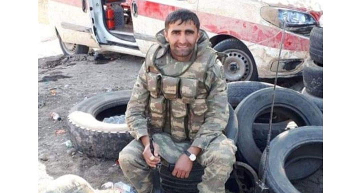 Pusquya düşsə də son nəfəsinəcən vuruşan cəsur kapitan - FOTO