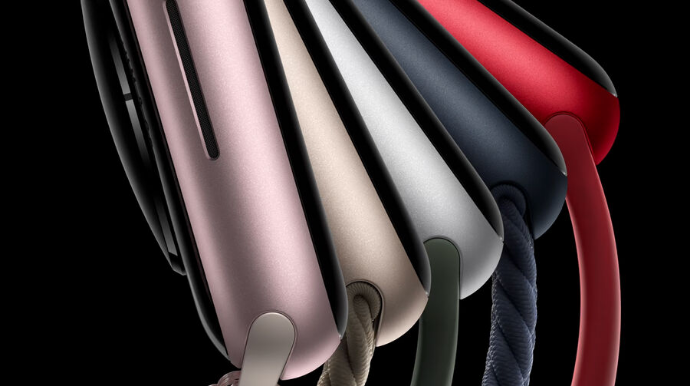 Ağıllı saat təyyarədə sərnişinin həyatını xilas etdi 