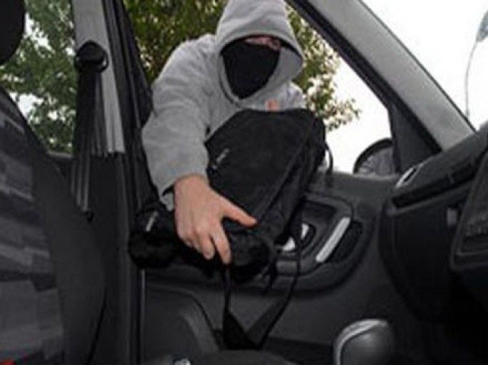 Evlərdən və maşınlardan oğurluq edənlər yaxalandılar