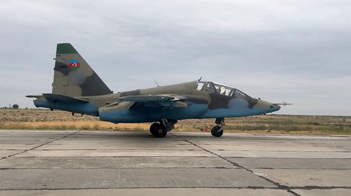 Azərbaycanın hərbi aviasiya vasitələri təlim-məşq uçuşlarını icra ediblər  - VİDEO