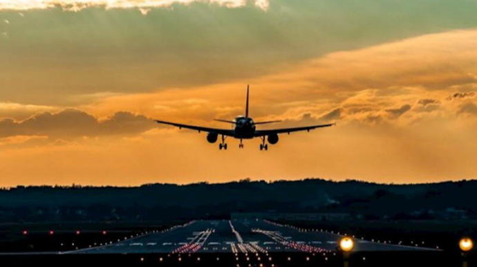 Самолет, следовавший в Душанбе, совершил вынужденную посадку в Баку 