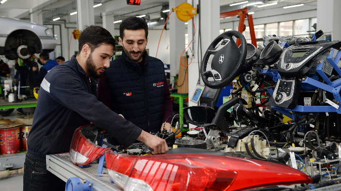 “Yeni nəsil ustalar həm yüksək texnoloji, həm də praktiki bilgiyə malik olmalıdır” – SAHİL AĞABƏYLİ - FOTO