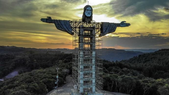 Braziliyada İsa peyğəmbərin indikindən 5 metr hündür heykəli tikilir  - FOTO