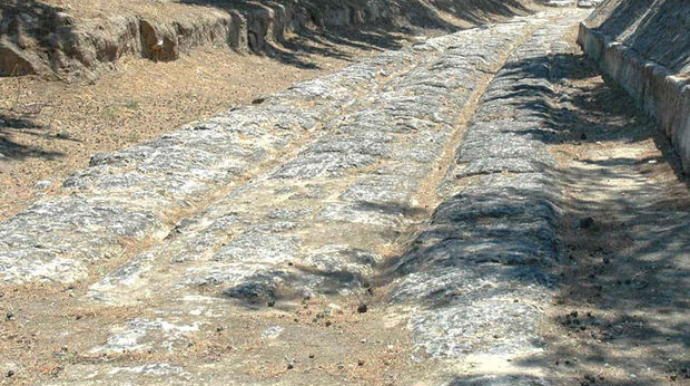 В Китае обнаружили участок дороги, проложенной 3 000 лет назад  - ФОТО