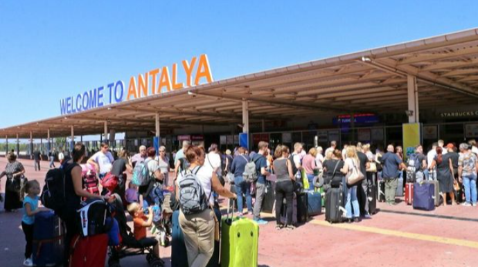 Antalya hava limanından iki rekord 