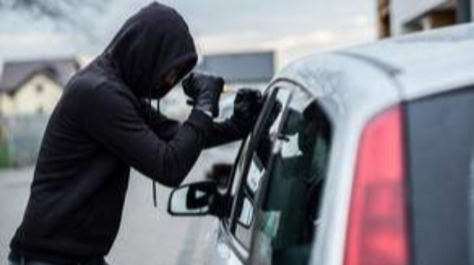 “Hyundai”dan 4 min manat oğurlanıb - Abşeronda 