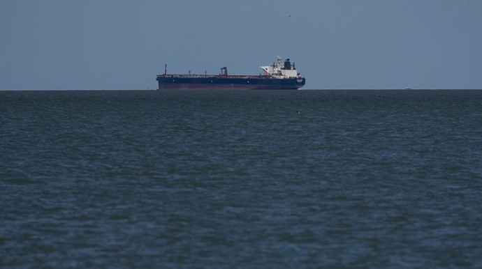 Fransa Rusiyadan çıxan tankeri saxladı 