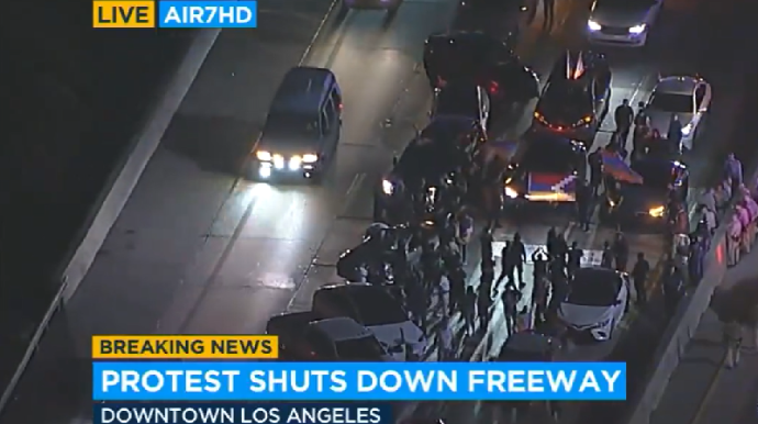 Radikal ermənilər ABŞ-da yolu bağladılar - VİDEO 