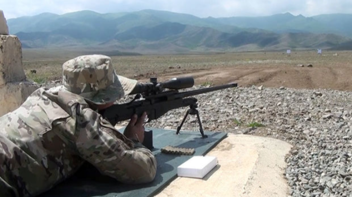 Snayperlərimiz şərti düşmən hədəflərini belə məhv etdilər - VİDEO 