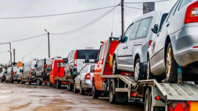 В Украине раскрыли схему нелегального ввоза авто под видом "гуманитарки"   - ФОТО