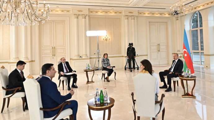 İlham Əliyev yerli televiziya kanallarına müsahibə verdi  - FOTO