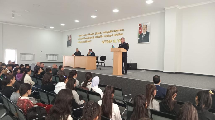 Salyanda məktəblilərlə maarifləndirici görüşlər keçirilib - FOTO