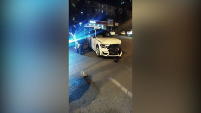 В Баку столкнулись два автомобиля  - ВИДЕО