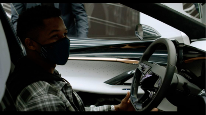 “Barselona”nın ulduzu motosikletçini vurdu 