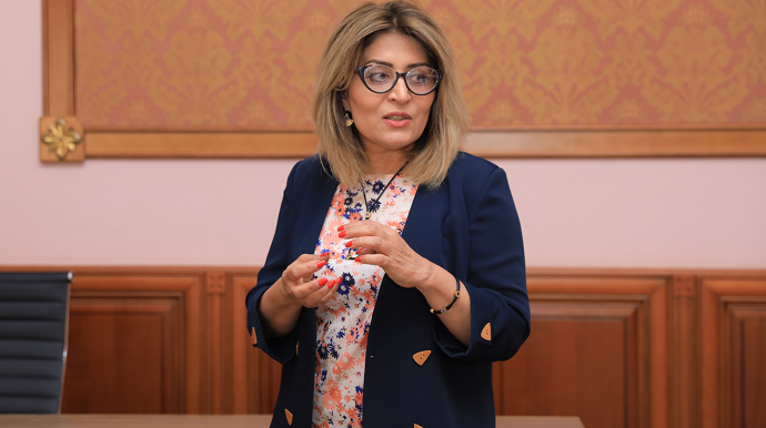 Tanınmış aparıcı karyerasını bitirdi 