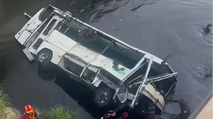 Benində avtobus qəzası: 44 nəfər itkin düşdü 