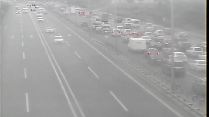 Aeroport yolunda qəza sıxlıq yaratdı  - FOTO