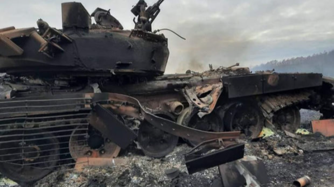 “Bayraktar” Rusiya ordusuna məxsus texnikanı məhv etdi  - VİDEO